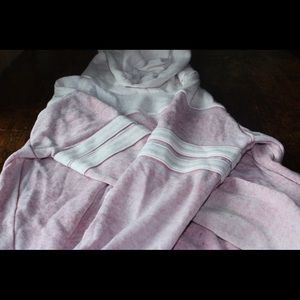 Sweatshirt with hood